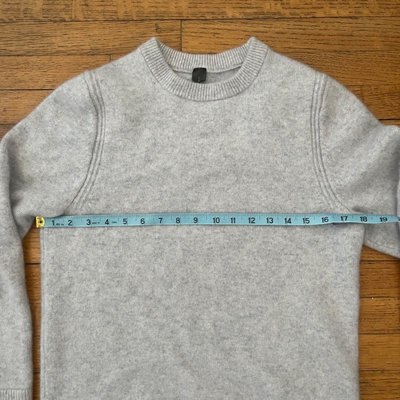 Lululemon Venture Cashmere Crewneck Sweater Grey Men's S - Picture 5 of 9